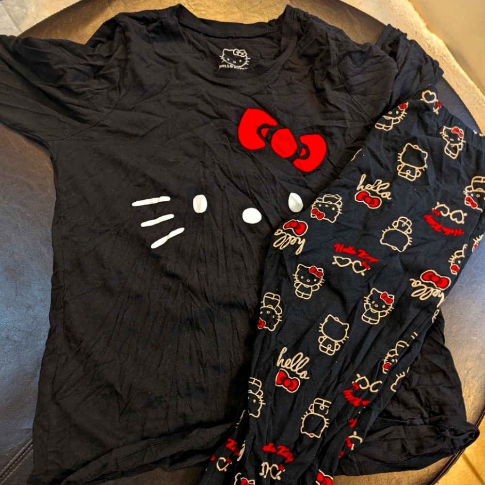 Torrid x Hello Kitty Pajamas Size 1